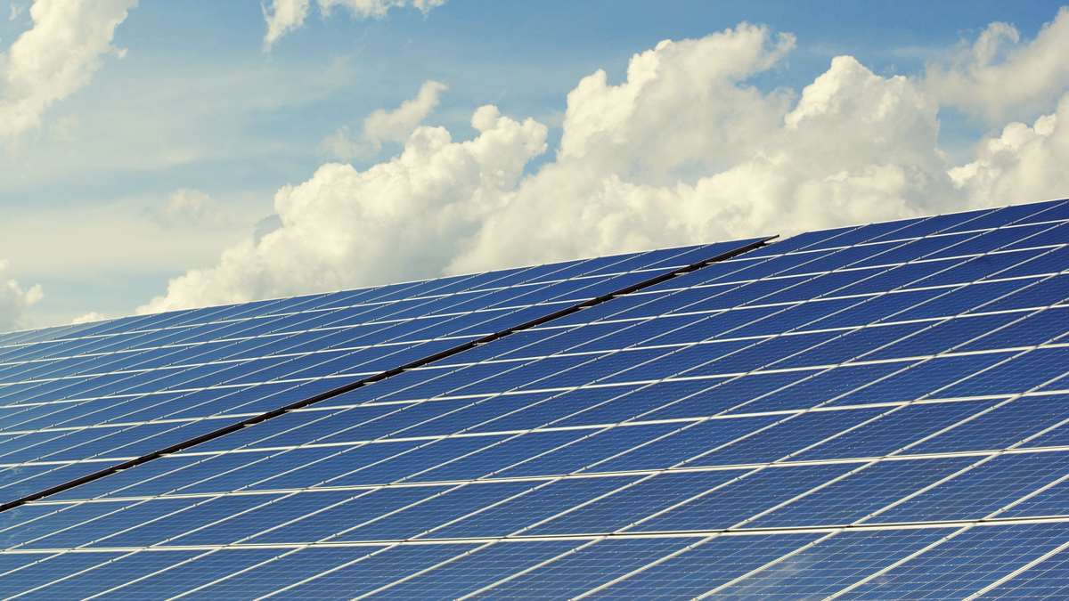 Solar Panel Cleaning – Improve the Efficiency of Your Solar Panels